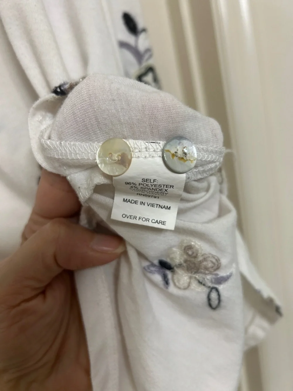 Hope Springs Embroidered Floral Button Front Shirt in Neutrals Abalone Buttons L - Picture 4 of 12